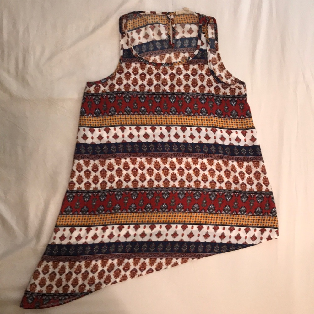 Patterned and asymmetrical tank top